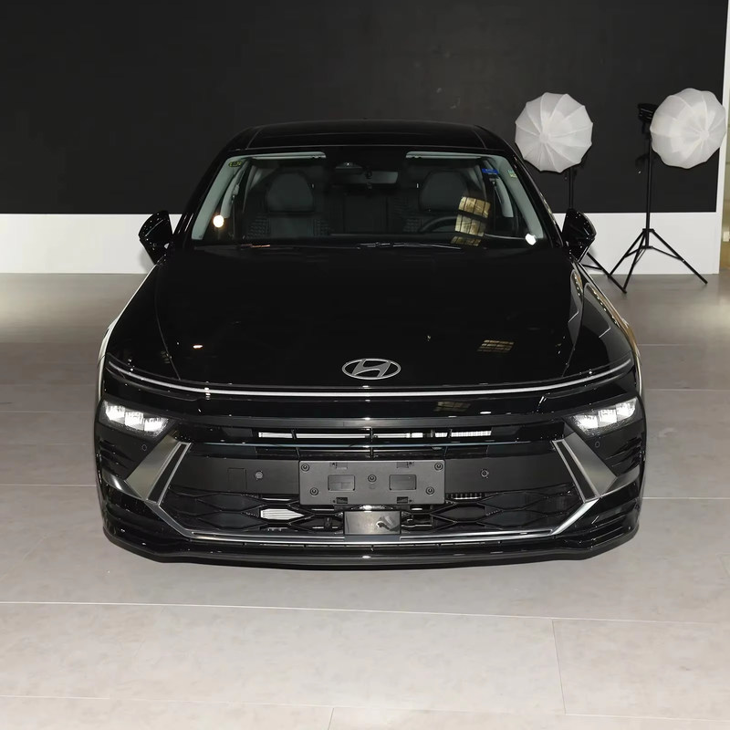 Hyundai Sonata 11 1.5T Glx 8At Седан 5-местный чисто бензиновый компактный автомобиль с сенсорным экраном